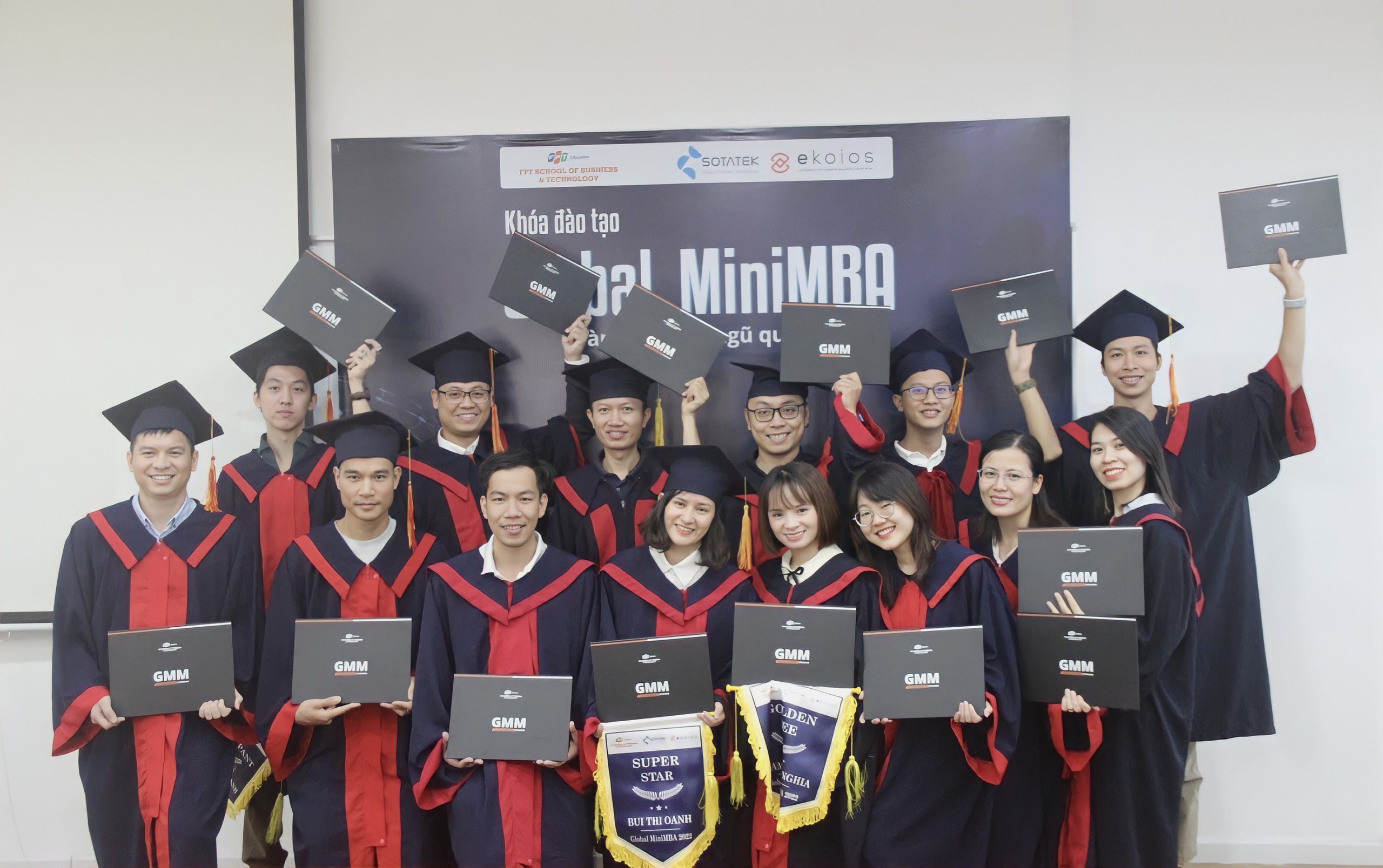 Graduation-Ceremony-of-Global-MiniMBA-Course-for-SotaTek’s-Managers