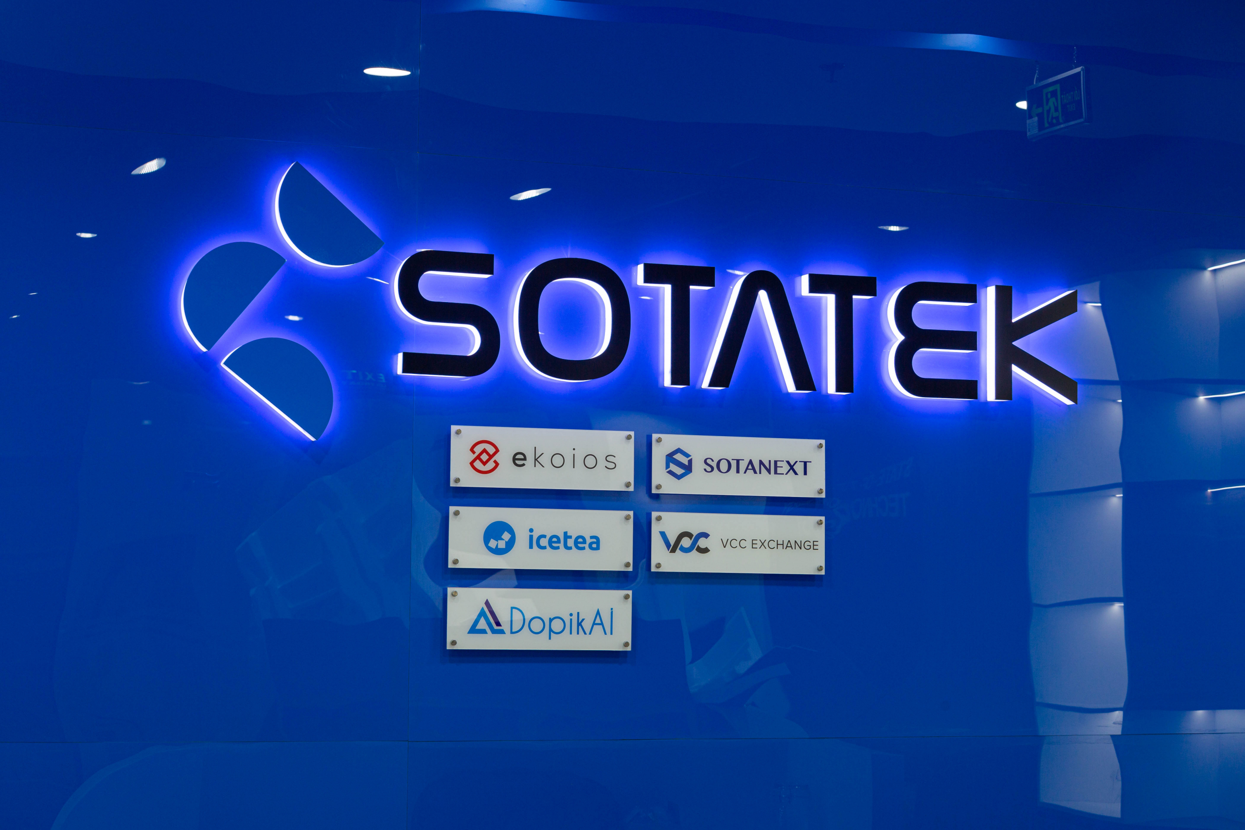 SotaTek is in charge of connecting, consulting, and developing software for businesses.