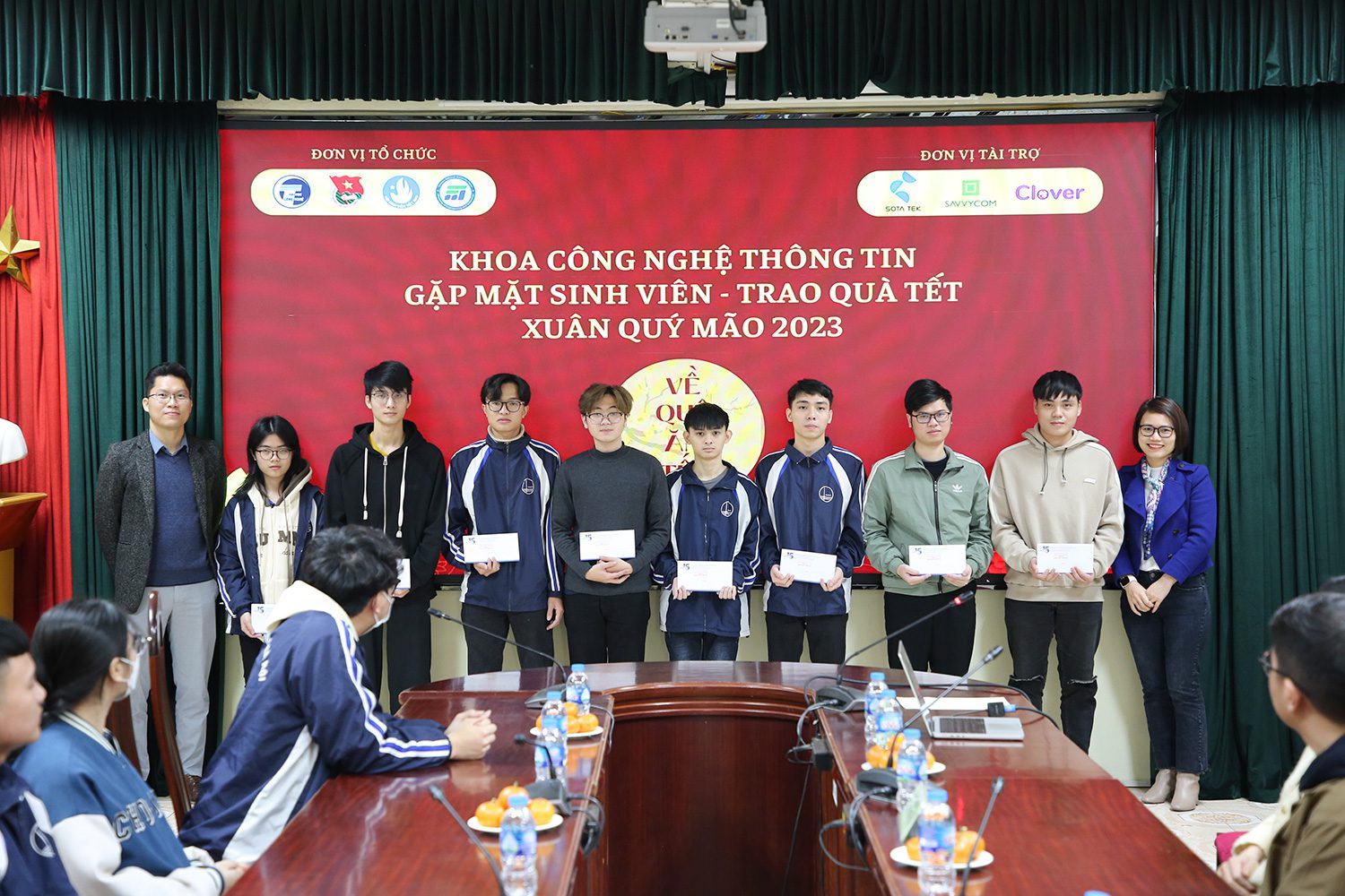 SotaTek-Brought-Tet-Gift-for-UET-Students SotaTek-Brought-Tet-Gift-for-UET-Students